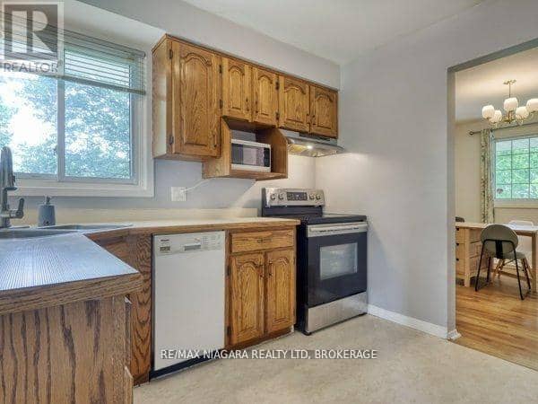 80 Pearce Avenue — photo 10 of 23