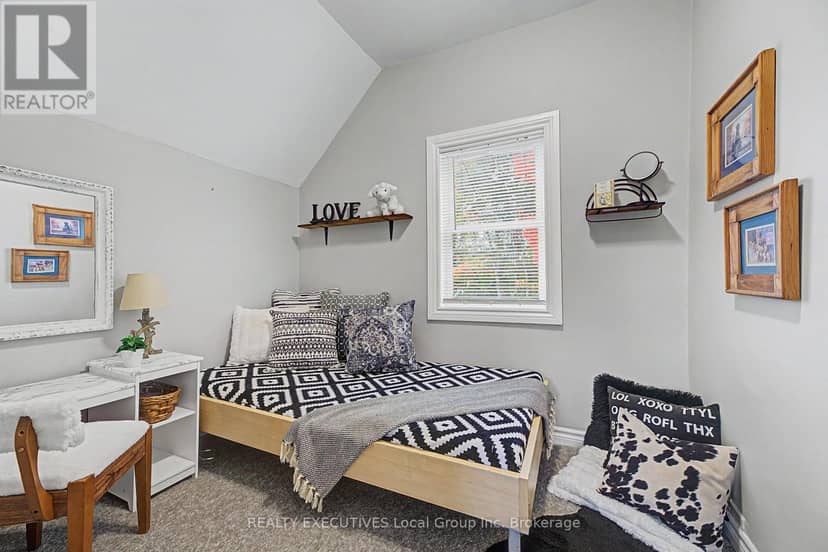 1230 Cassells Street — photo 20 of 39
