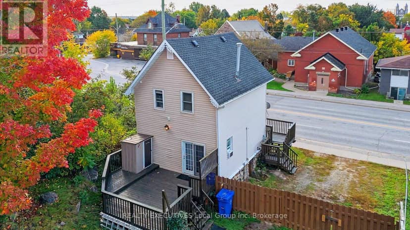 1230 Cassells Street — photo 3 of 39