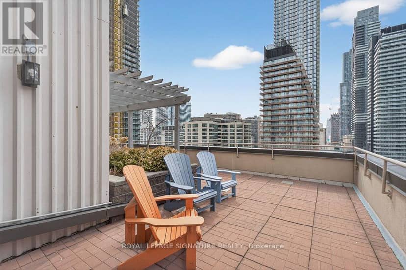 707 - 555 Yonge Street — photo 27 of 29