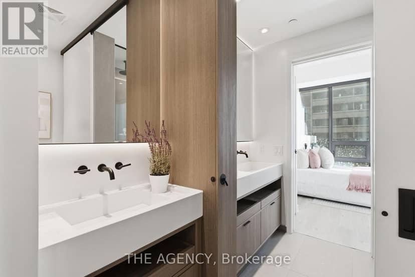 1001 - 55 Charles Street E — photo 11 of 20