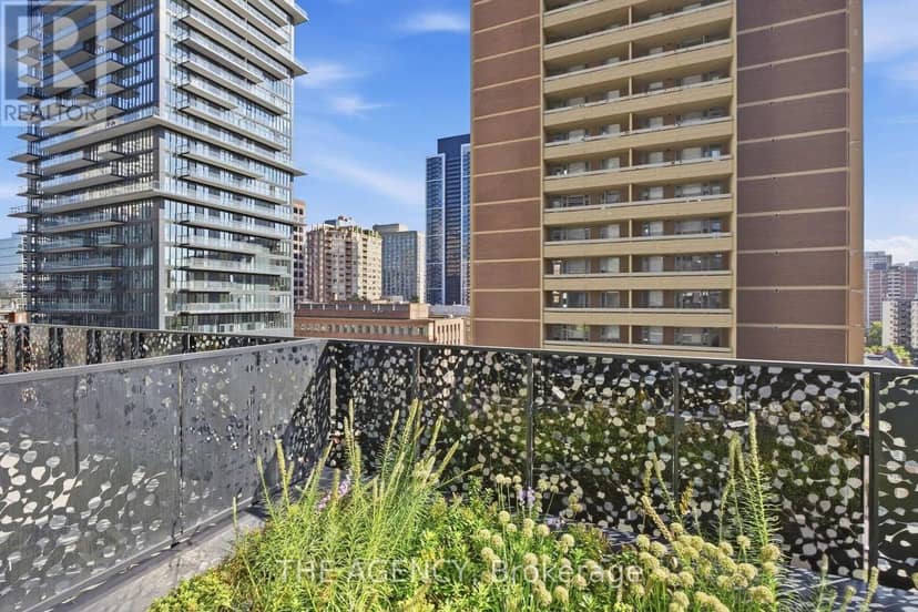 1001 - 55 Charles Street E — photo 16 of 20