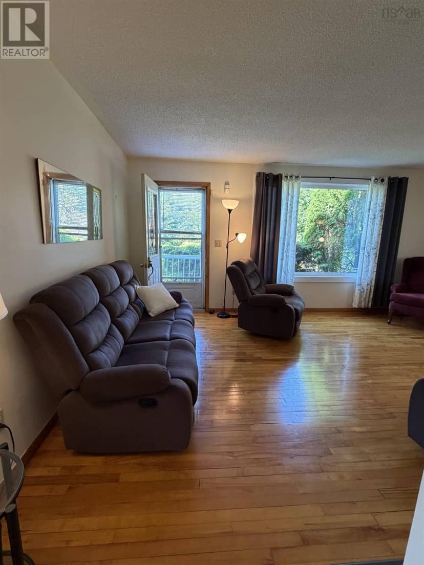 40 Denton Road — photo 13 of 40