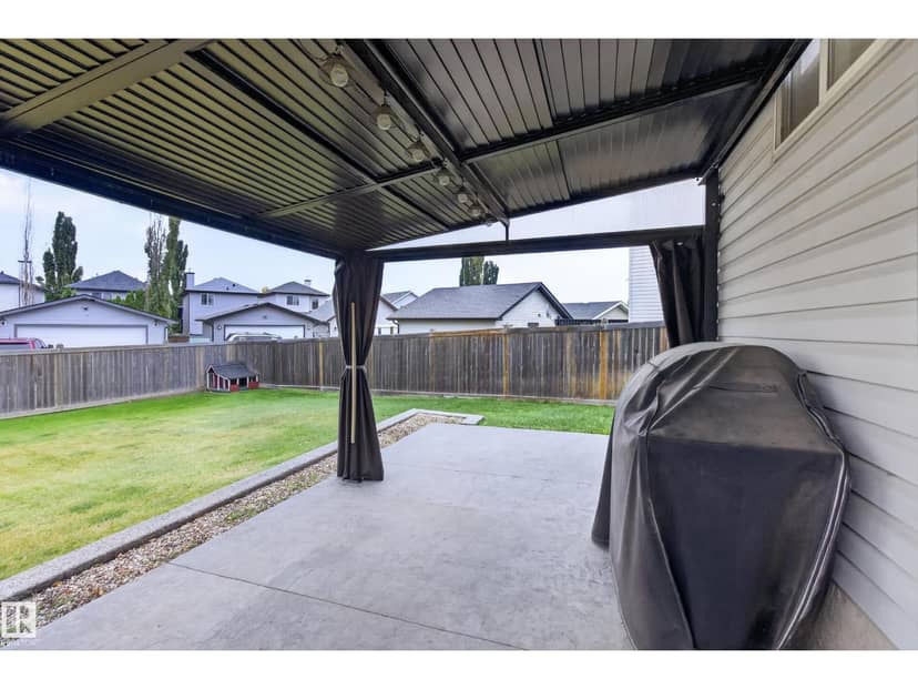 21215 92 AV NW — photo 37 of 40