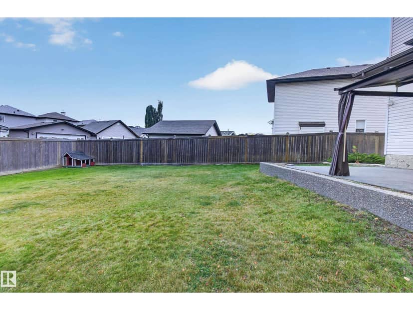 21215 92 AV NW — photo 38 of 40