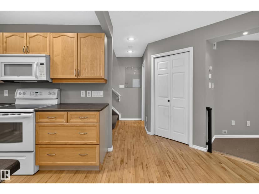 21215 92 AV NW — photo 9 of 40