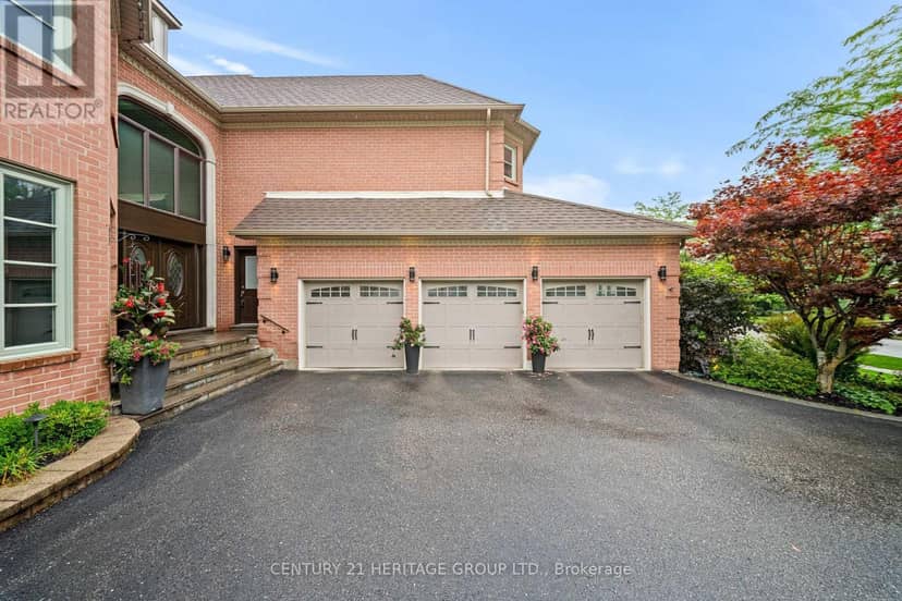 48 Carlyle Crescent, Aurora, photo 3