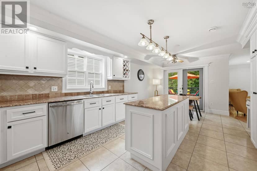 5743 Southwood Drive — photo 15 of 40