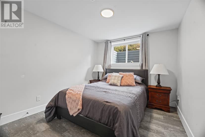 5 Red Cliff Road — photo 23 of 38