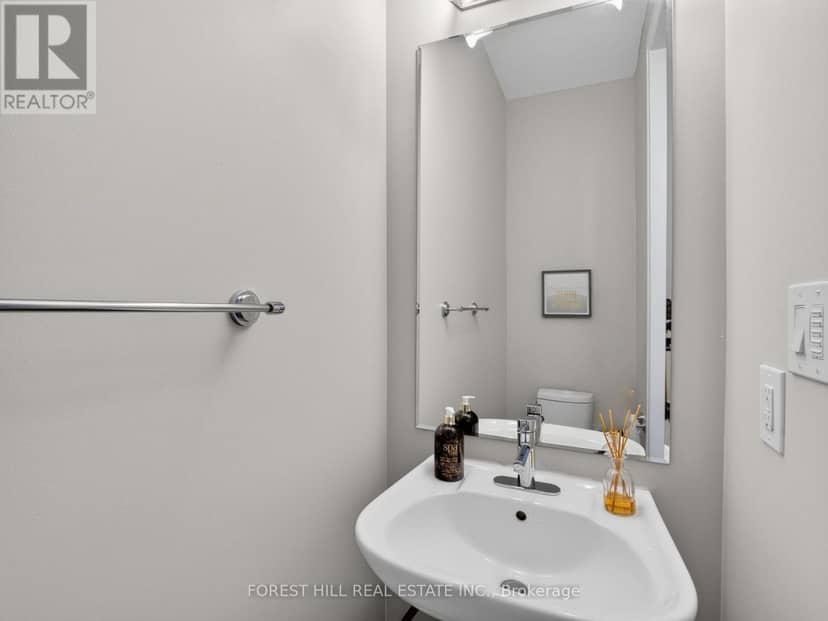 19 Stanley Greene Boulevard, Toronto, photo 4