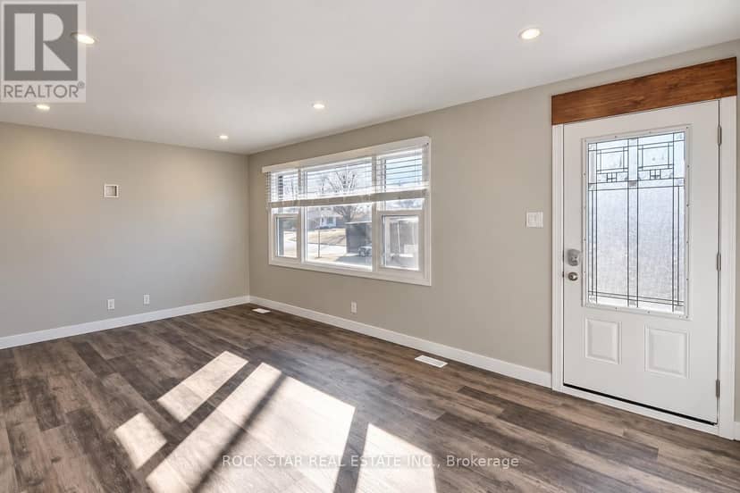 134 Oakside Street, London East, photo 2