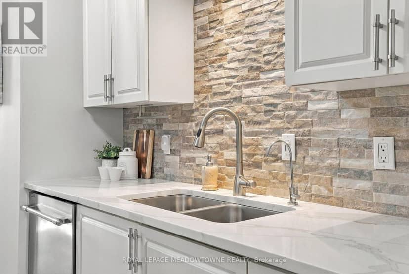 36 - 1115 Nellis Street — photo 11 of 40