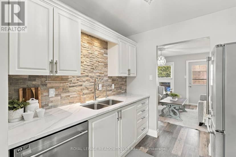 36 - 1115 Nellis Street — photo 13 of 40