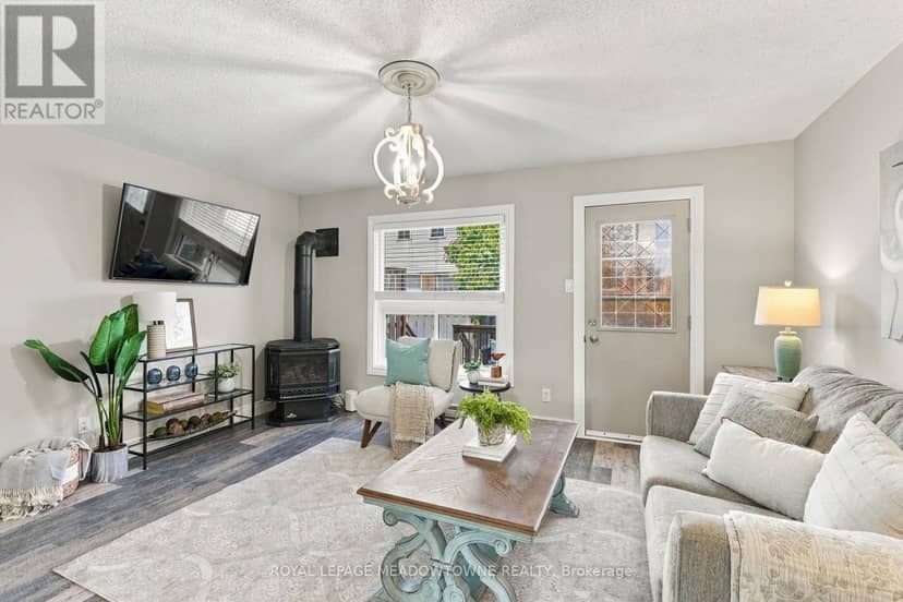 36 - 1115 Nellis Street — photo 14 of 40