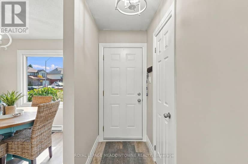 36 - 1115 Nellis Street, Woodstock, photo 3