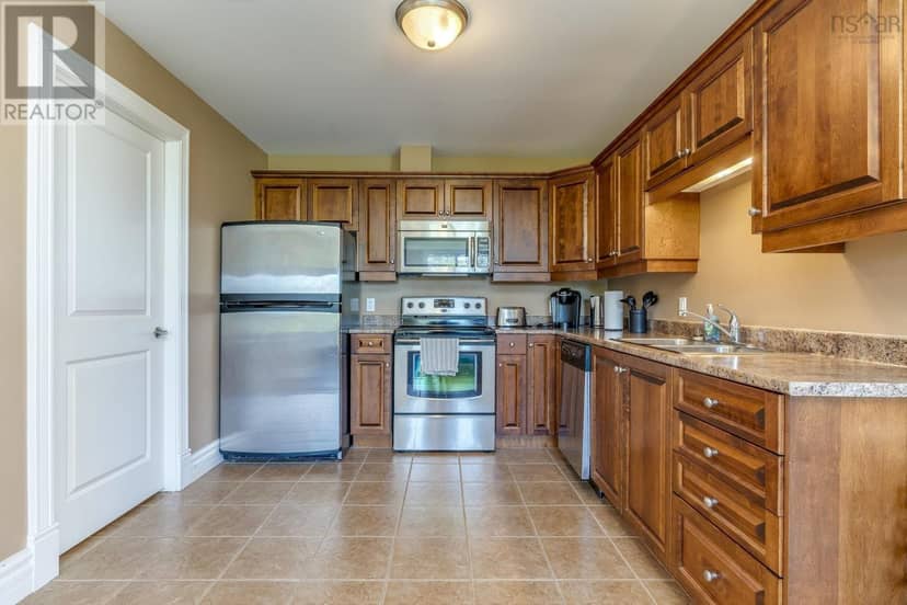 203 87 Pebblecreek Crescent — photo 11 of 36