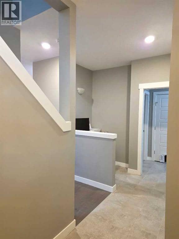 8961 96 Avenue — photo 13 of 40