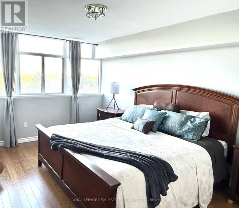 708 - 3100 Kirwin Avenue — photo 17 of 29