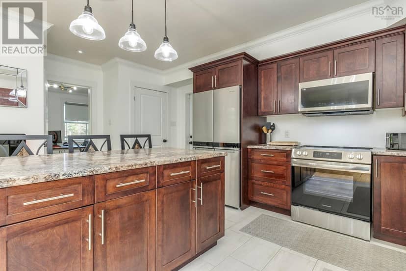 3326 Sackville Drive Drive — photo 18 of 40