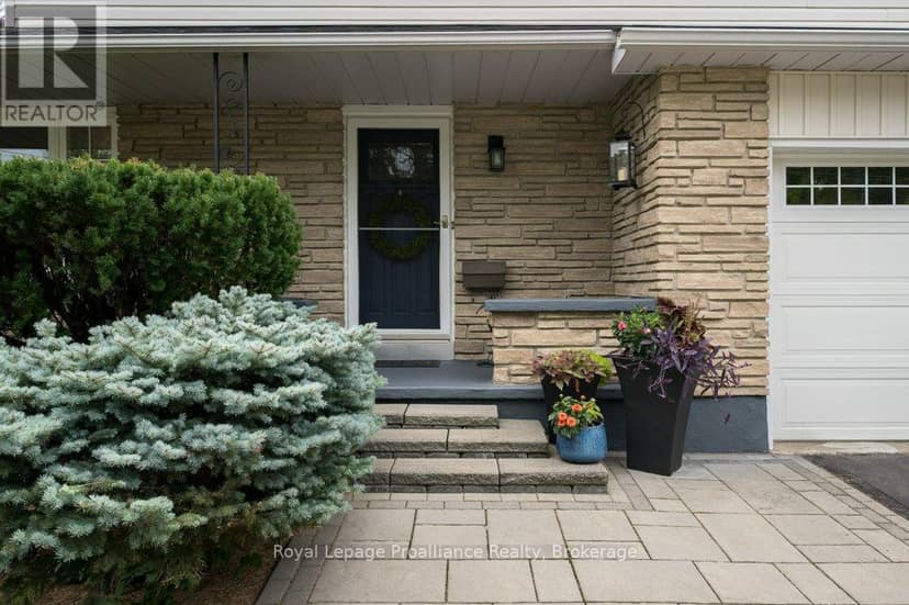 29 Hope Crescent — photo 7 of 40