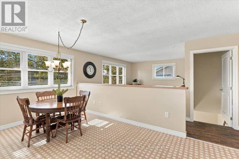 192 St. Lawrence Street W — photo 9 of 25