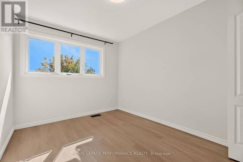 85 - 2111 Montreal Road — photo 31 of 40