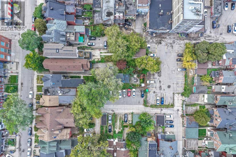 114 Baldwin Street, Toronto, photo 2