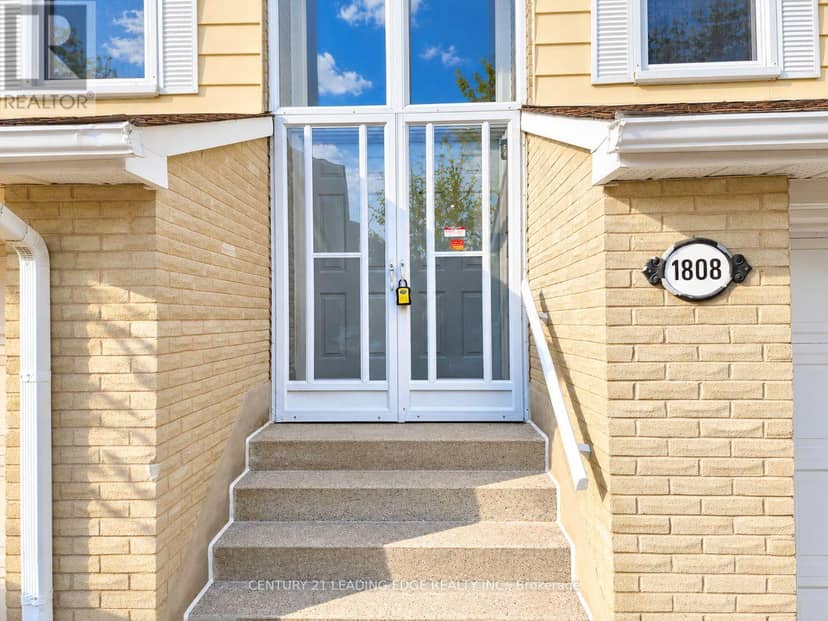 1808 John Street — photo 2 of 25