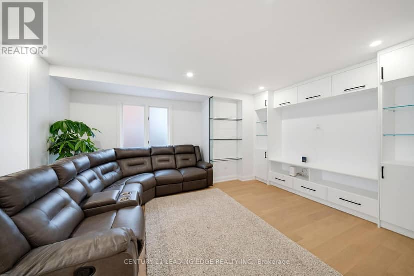 8 Mooreland Court — photo 12 of 40