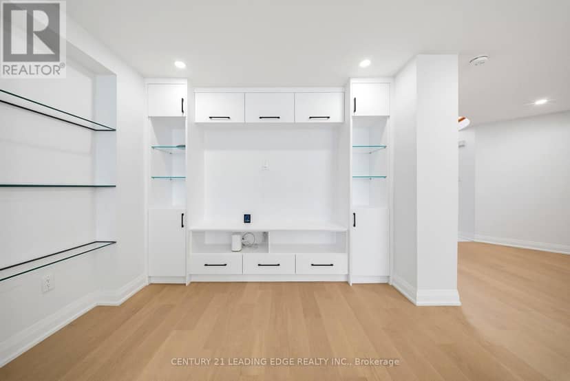 8 Mooreland Court — photo 13 of 40