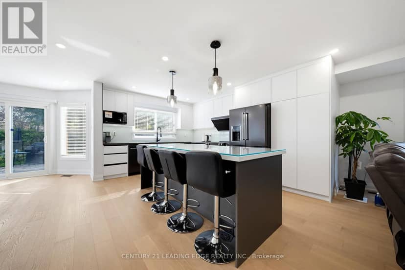 8 Mooreland Court — photo 17 of 40