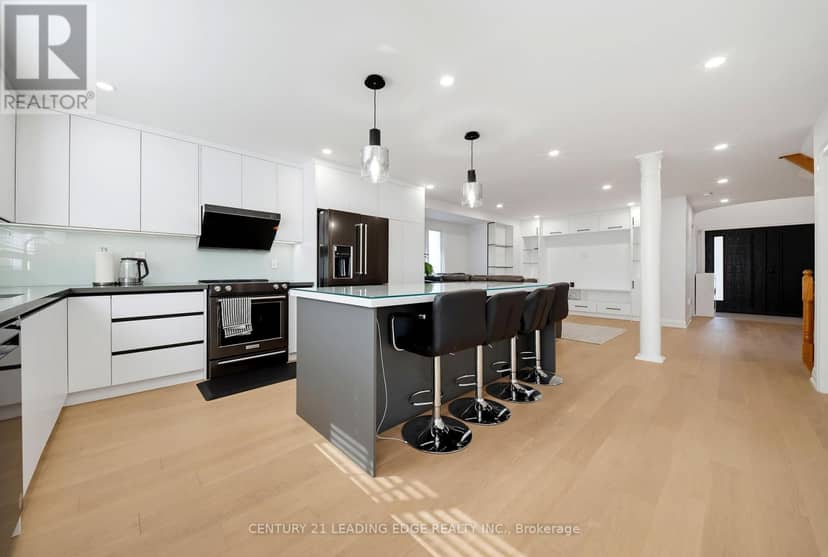 8 Mooreland Court — photo 18 of 40