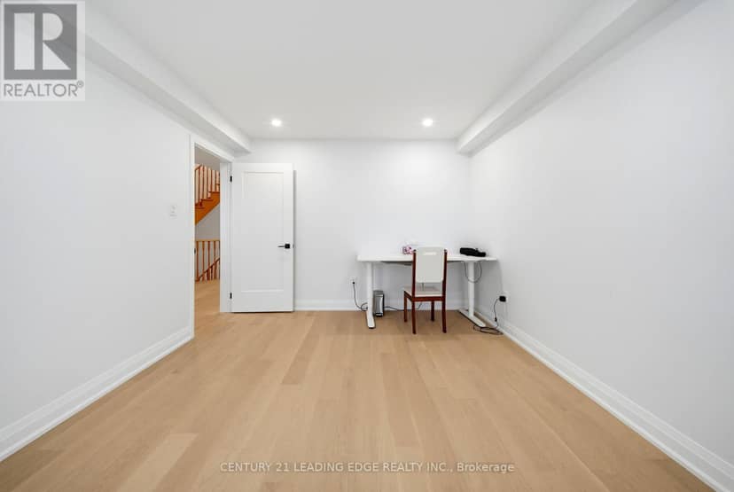 8 Mooreland Court — photo 9 of 40