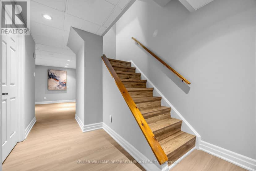 350 Pickering Crescent — photo 26 of 35