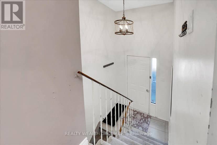 11 Bristow Court, Barrie, photo 4