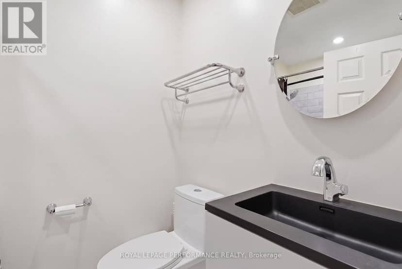 321 Sainte-Anne Street — photo 18 of 39