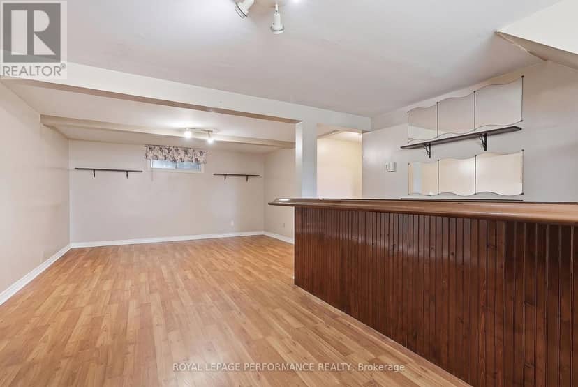321 Sainte-Anne Street — photo 22 of 39