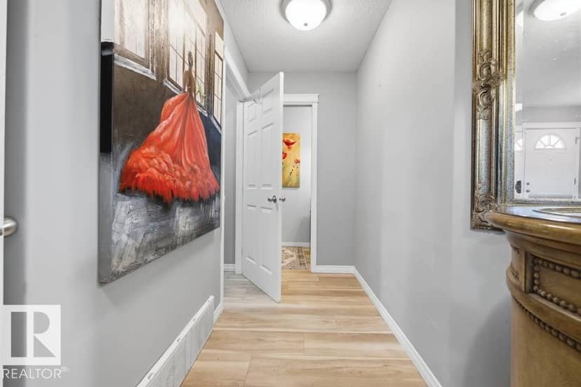 22 Bonin — photo 20 of 40