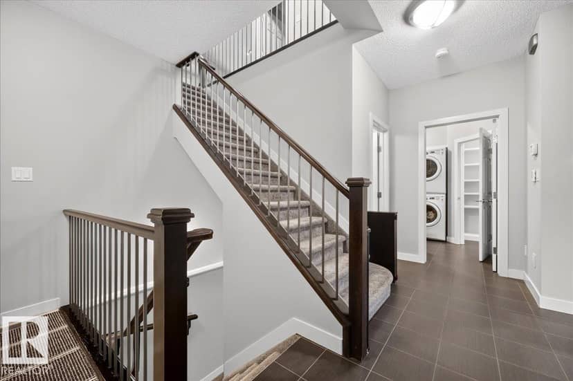 6703 20 AV SW — photo 17 of 40