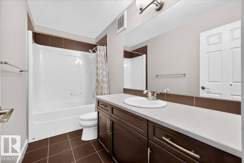 6703 20 AV SW — photo 29 of 40