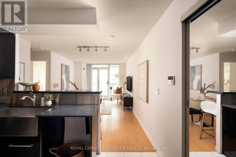 601 - 17 Michael Power Place — photo 3 of 18