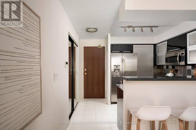 601 - 17 Michael Power Place — photo 5 of 18