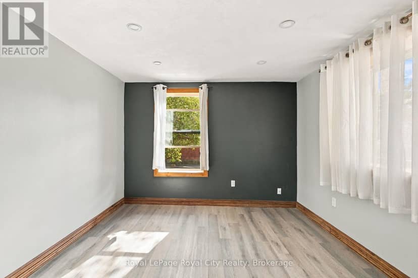 380 Livingstone Avenue N — photo 11 of 40