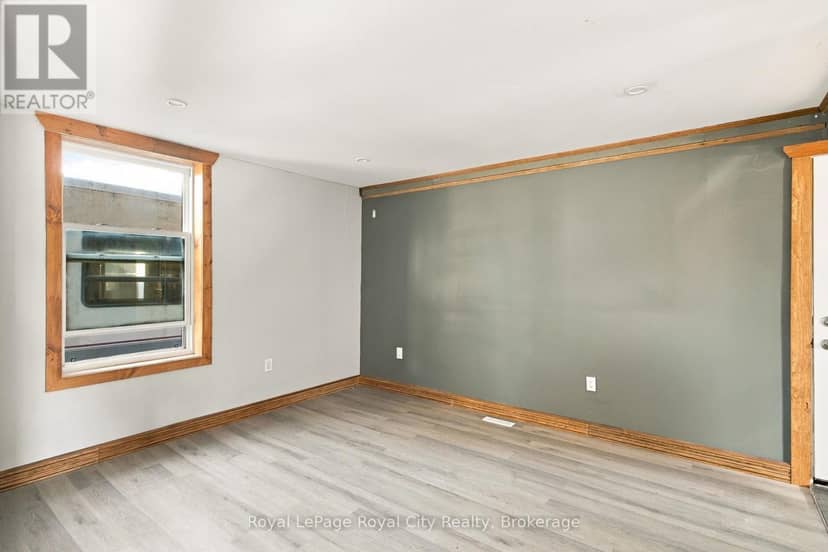 380 Livingstone Avenue N — photo 14 of 40