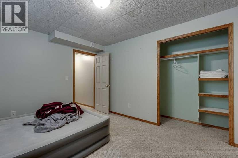 13 Dumas Crescent — photo 39 of 40