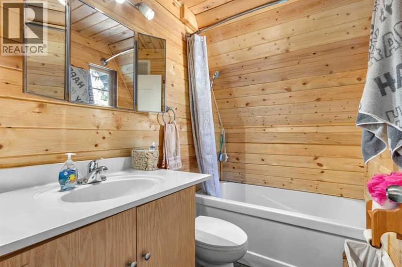 1447 Lakeview Drive — photo 14 of 35
