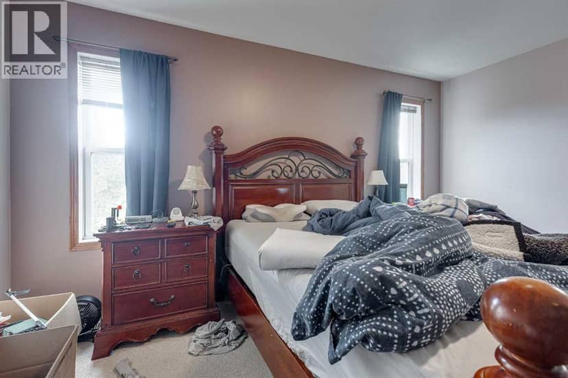 13 Dumas Crescent — photo 17 of 40