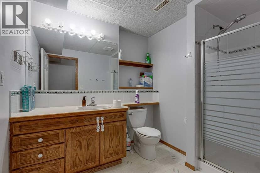 13 Dumas Crescent — photo 33 of 40