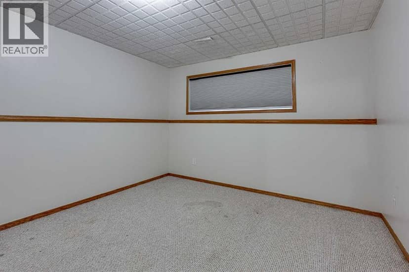 13 Dumas Crescent — photo 31 of 40