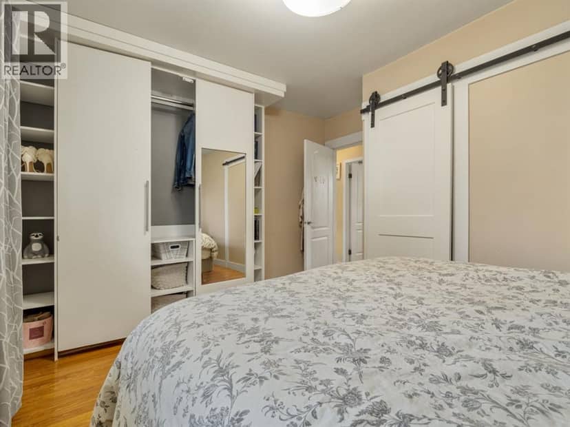 2219 14 Street — photo 17 of 40